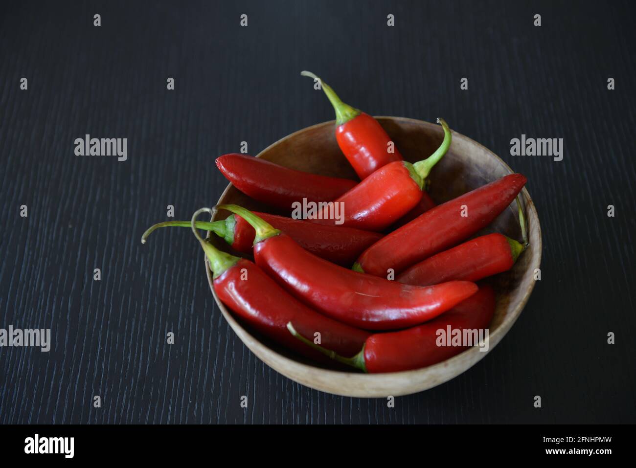 Rote Chilis, superscharf, würzig, Stillleben, Hintergrund, Italienische Küche, Italien Stockfoto