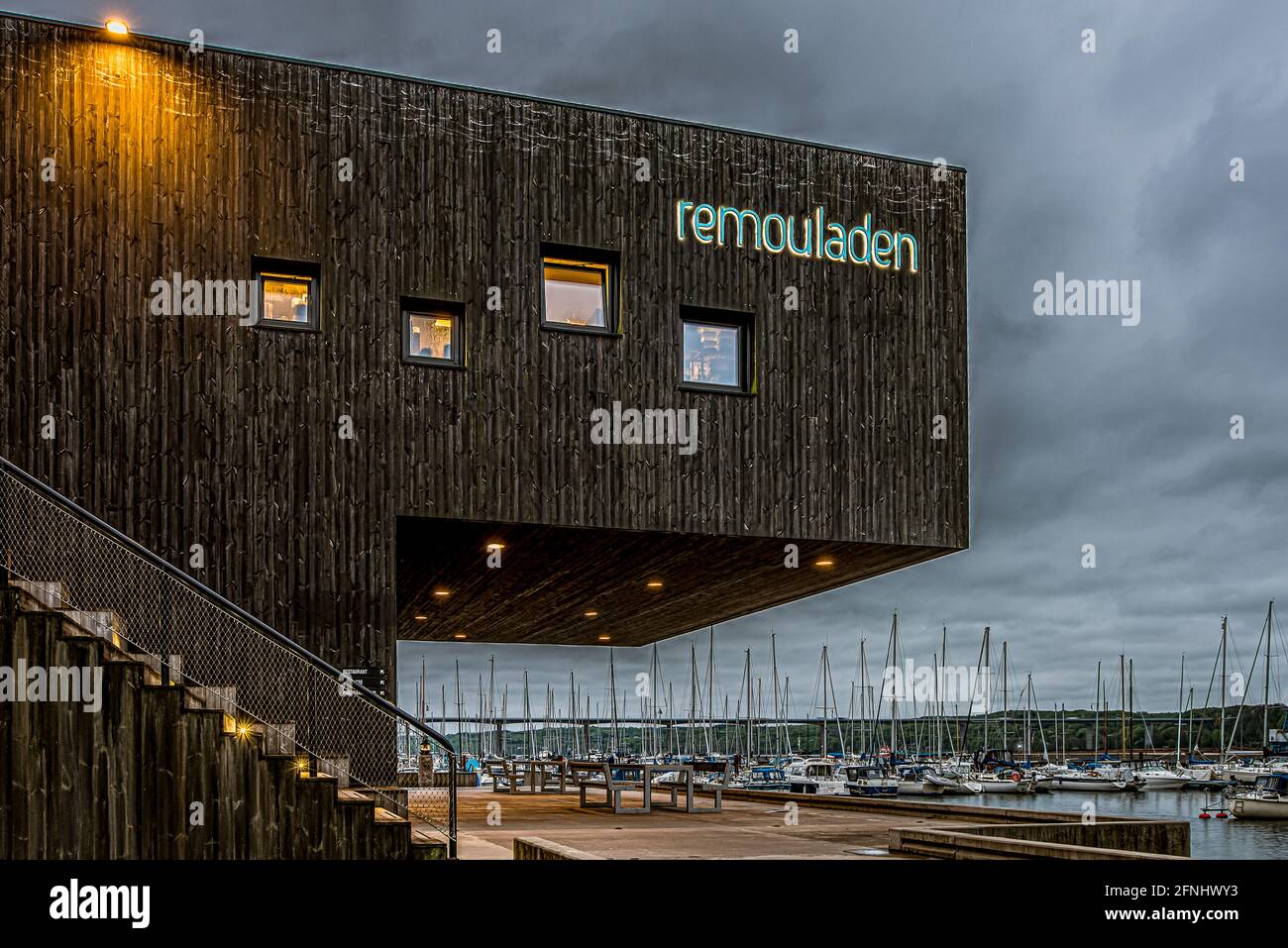 Das Gourmet-Restaurant Remouladen am Segelboothafen in Vejle, Dänemark, 12. Mai 2021 Stockfoto
