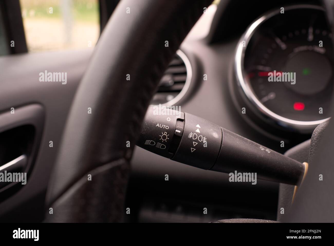 Auto-Lichtkontrollstab mit Anzeigen für manuelle, automatische und Nebelscheinwerfer Stockfoto