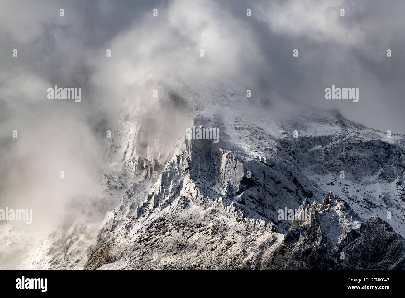 Mount Judah wie von Glenorchy aus gesehen in einem Schneesturm, Neuseeland Stockfoto