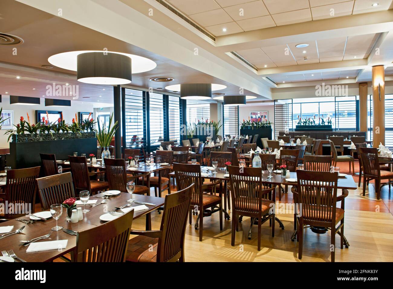 Leeres Restaurant im Hotel in England Stockfoto