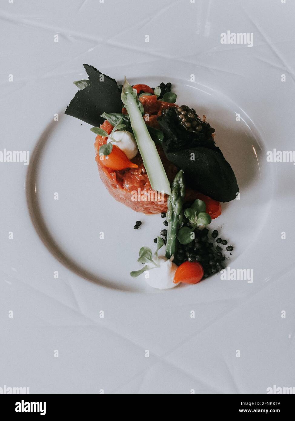 Molecular Cuisine Rindfleisch-Carpacio mit schwarzem Kaviar Stockfoto
