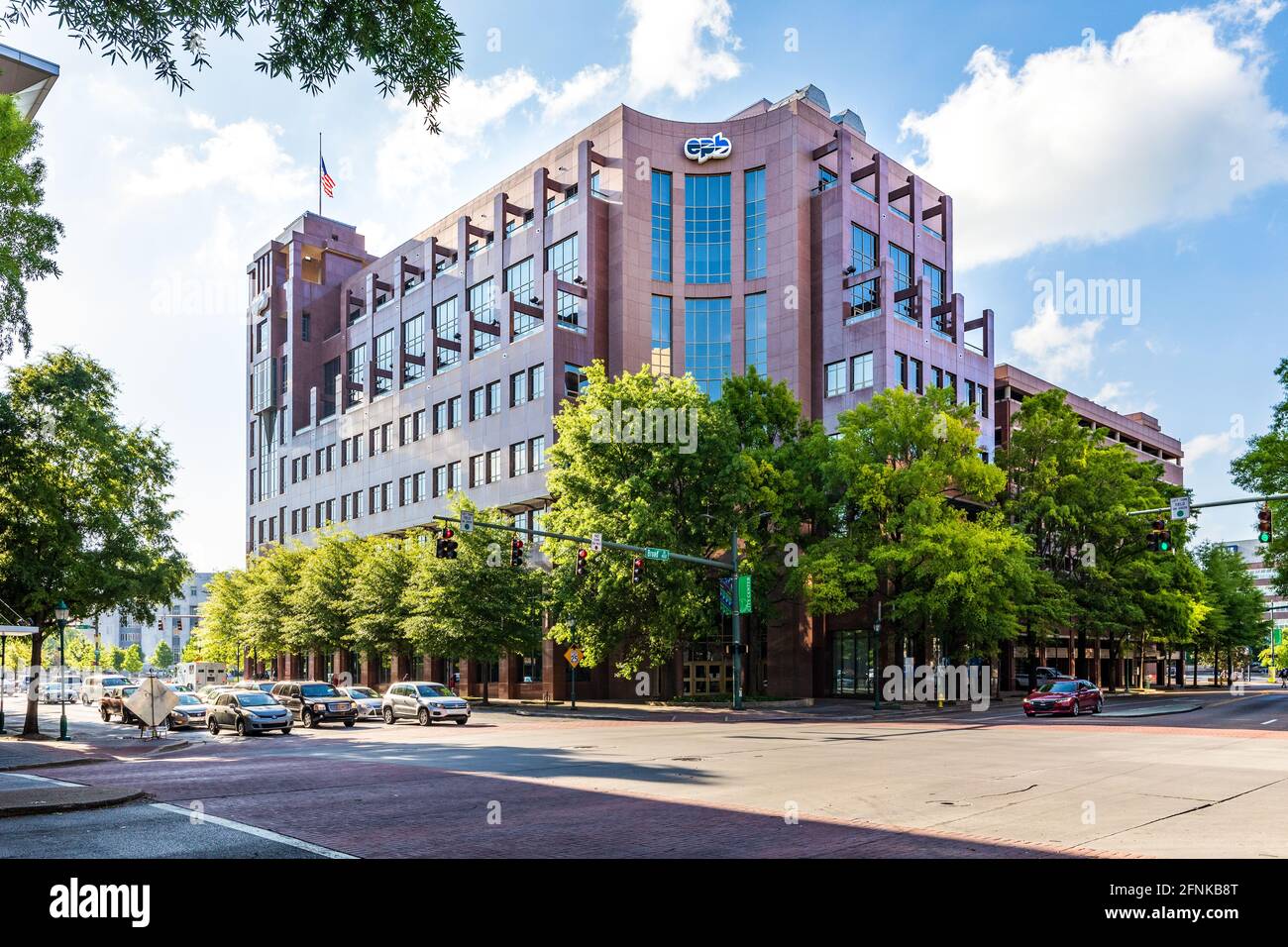 CHATTANOOGA, TN, USA-7 MAY 2021:das EPB (Electric Power Board)-Gebäude, ein Stadtunternehmen für Stromverteilung und Telekommunikation. Stockfoto