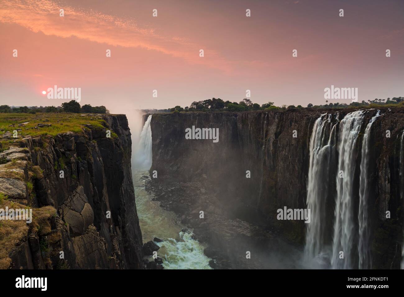 Victoria fällt auf den Zambezi-Fluss, Simbabwe, Sambia Stockfoto