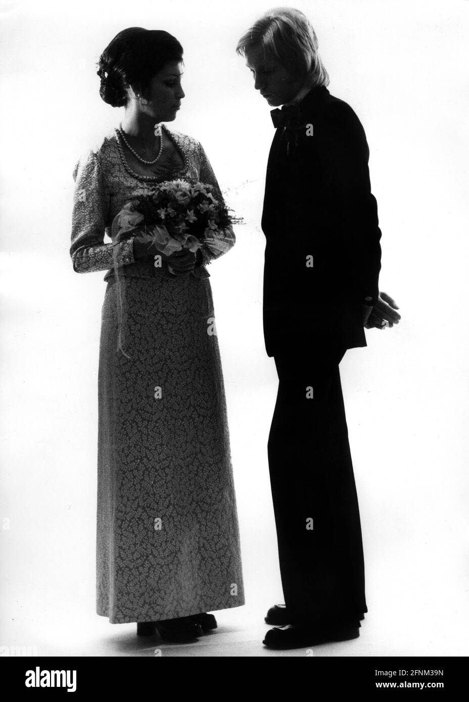 Menschen, Hochzeit, Brautpaar, Braut und Bräutigam, 70er Jahre, ADDITIONAL-RIGHTS-CLEARANCE-INFO-NOT-AVAILABLE Stockfoto