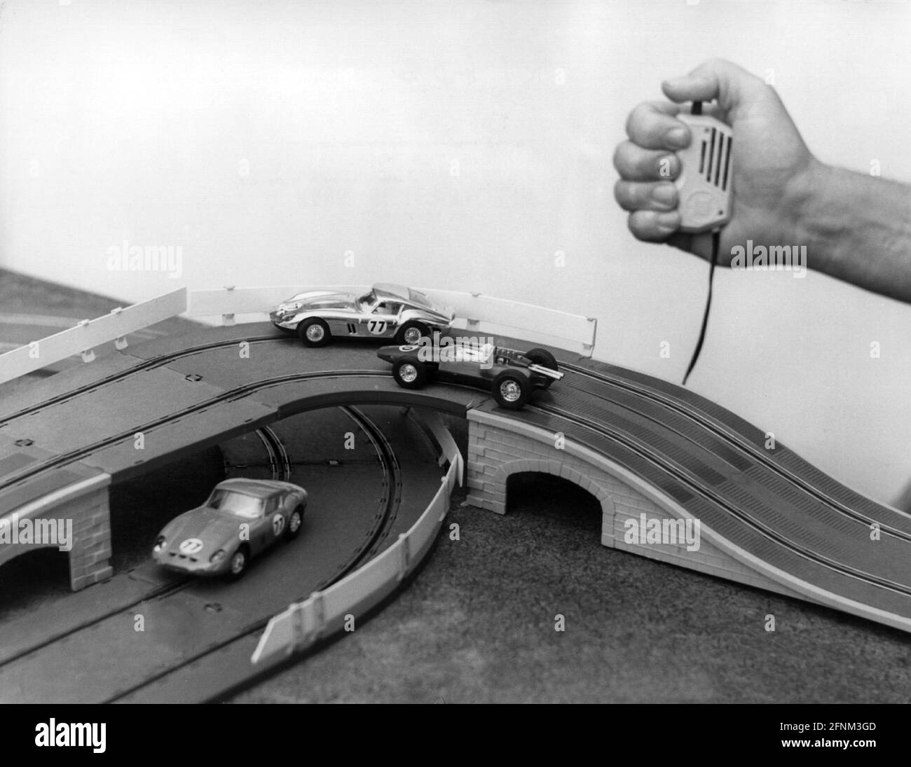 Spielzeug, Autos, elektrische Rennstrecke, 1966, ZUSÄTZLICHE-RECHTE-FREIGABE-INFO-NOT-AVAILABLE Stockfoto