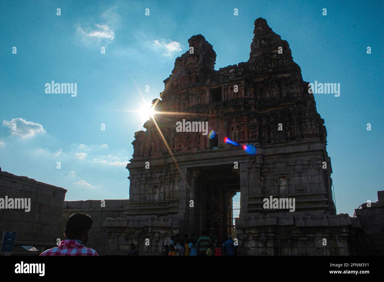 Alte indische Architektur und Landschaftsansicht von hampi, dem großen Architekturbeispiel Indiens. Stockfoto