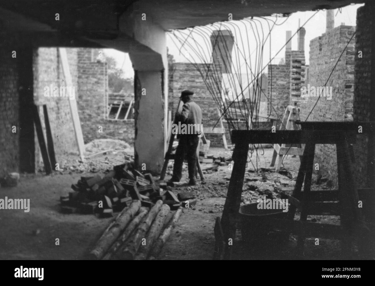Ereignisse, Nachkriegszeit, zerstörte Städte, Köln, Bau des Nordwestdeutschen Rundfunks, ZUSÄTZLICHE-RIGHTS-CLEARANCE-INFO-NOT-AVAILABLE Stockfoto