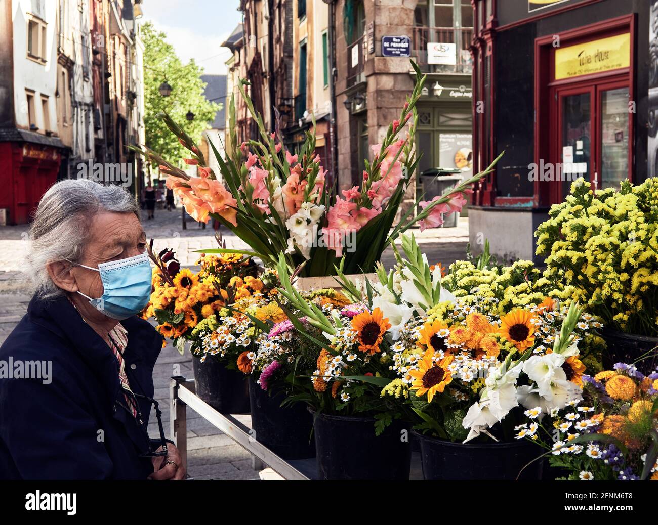 Frankreich. Rennes; Stadt; Departement Ille-et-Vilaine, Bretagne. Jeden Samstagmorgen findet in Rennes der zweitgrößte Markt Frankreichs mit mehr als 25 Märkten statt Stockfoto