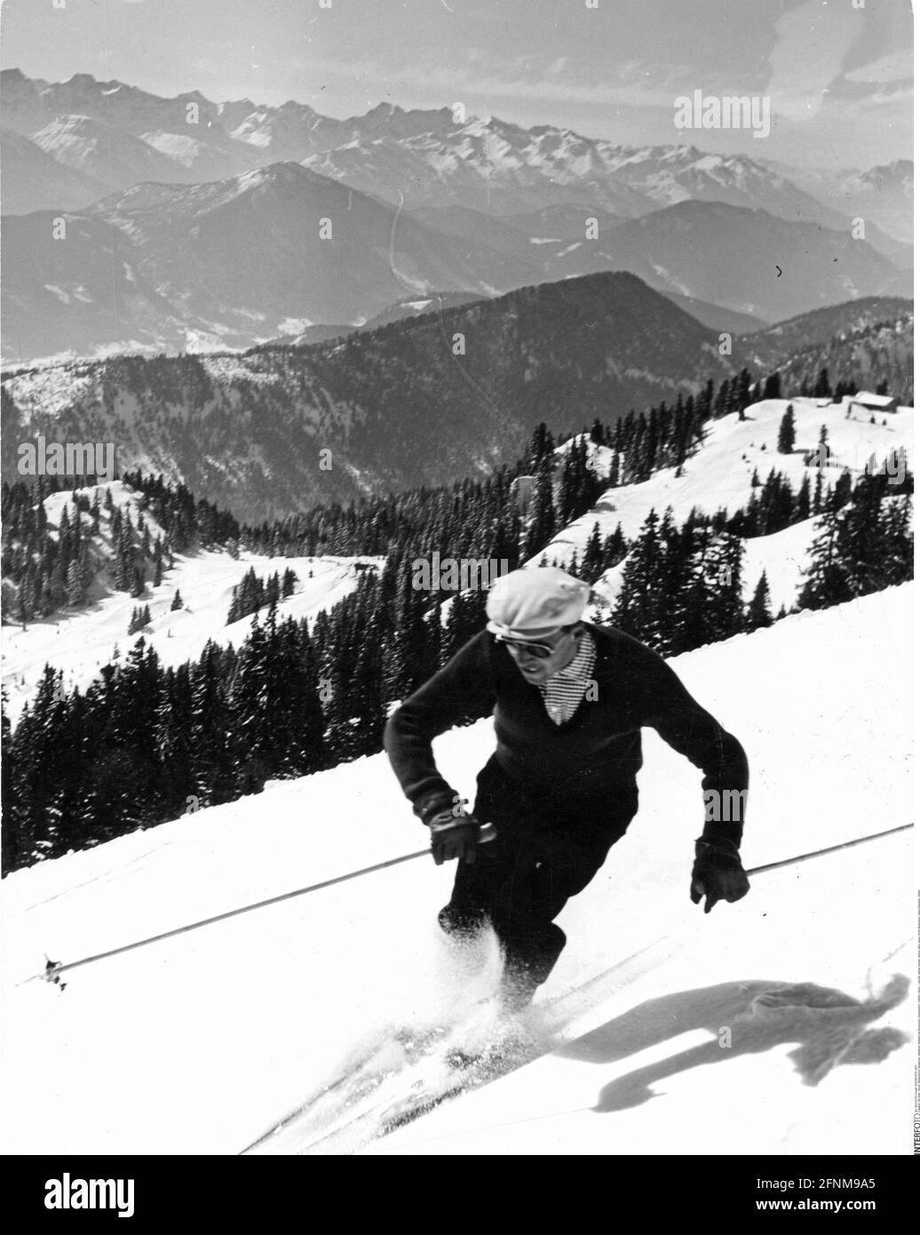 Sport, Wintersport, Skifahren, Skie, Piste am Brauneck, Oberbayern, 1950er Jahre, ZUSÄTZLICHE-RECHTE-FREIGABE-INFO-NICHT-VERFÜGBAR Stockfoto