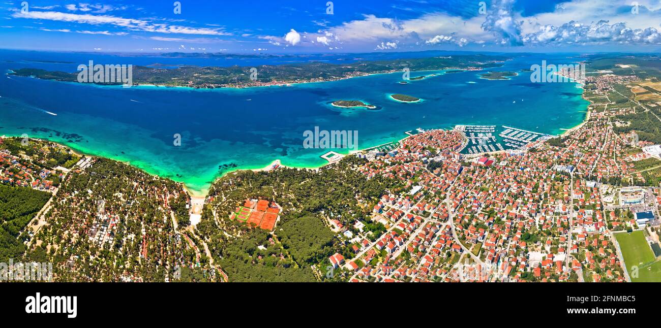 Biograd na Moru Archipel Panoramablick aus der Luft, Küstenlandschaft von Kroatien Stockfoto