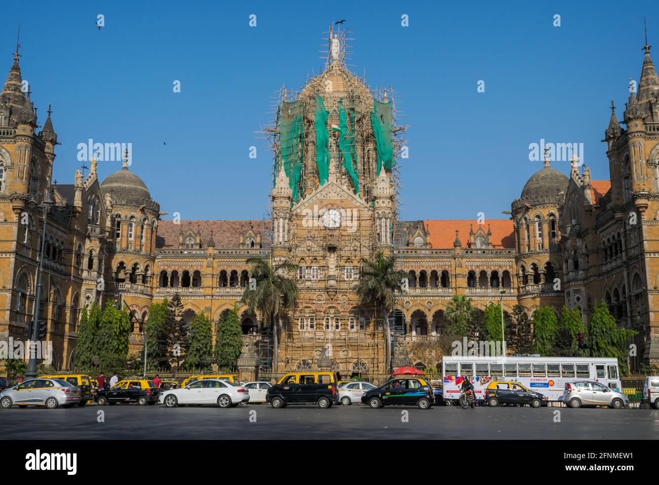 Das berühmte Bahnhofsgebäude Chhatrapati Maharaj Shivaji Terminus, ein Symbol des Erbes von Mumbai, Indien Stockfoto