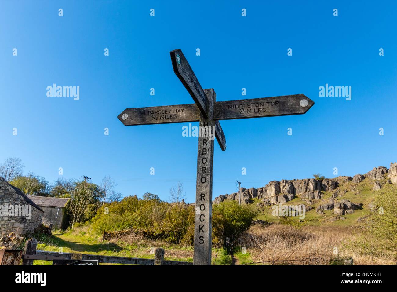 Besuch von Harborough Rocks mit herrlichem Blick auf Lake Carlington und die Windmühlen Stockfoto