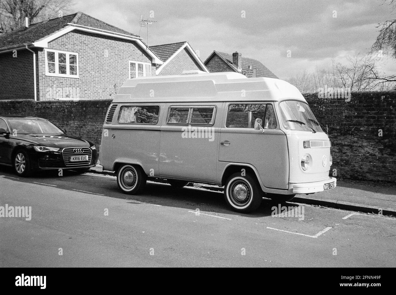VW Volkswagen Wohnmobil, Winchester, Hampshire, England, Großbritannien. Stockfoto