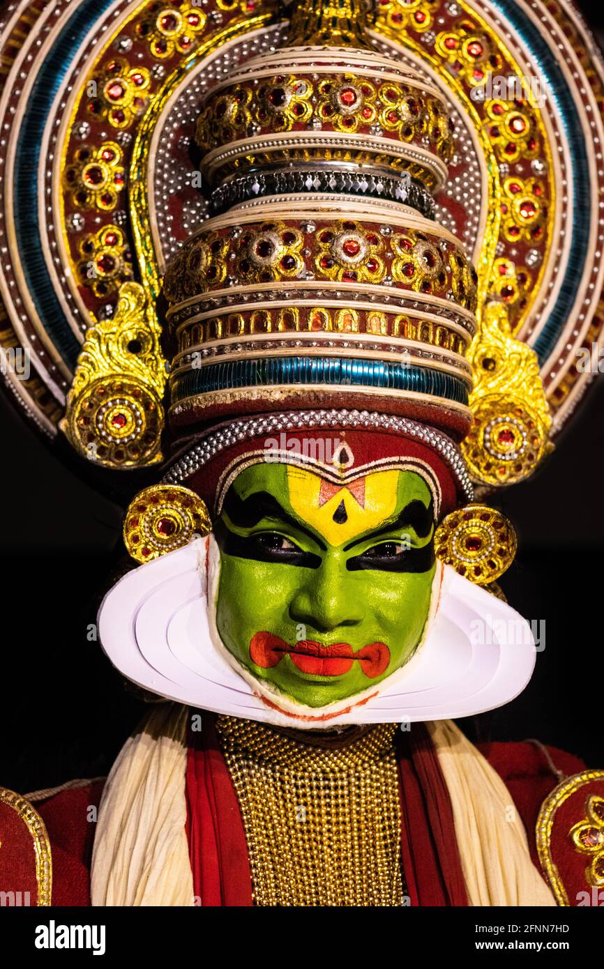 Dieses Bild ist die Haltung und Gesichtsausdruck des berühmten indischen klassischen Tanz kathakali. Die im südindischen Staat kerala durchgeführt wird. Stockfoto