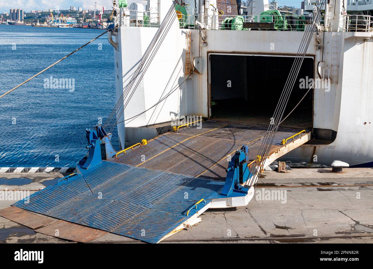 Ship Ramp Module Offene rampe -Fotos und -Bildmaterial in hoher Auflösung – Alamy