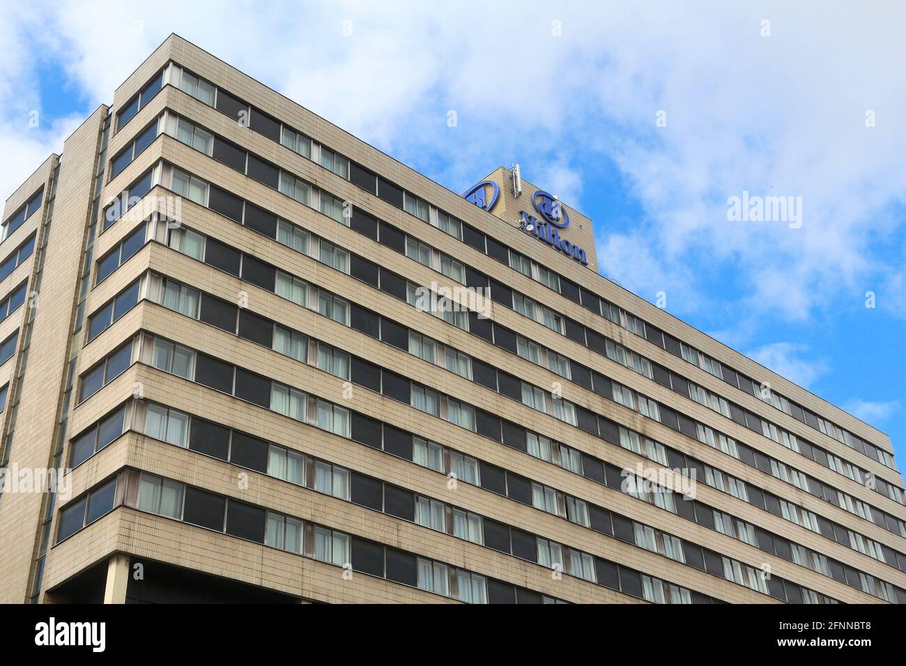 LEEDS, Großbritannien - 11. JULI 2016: Hilton Hotel in Leeds, Großbritannien. Das Hotel ist Teil der globalen Gruppe Hilton Worldwide Holdings. Stockfoto