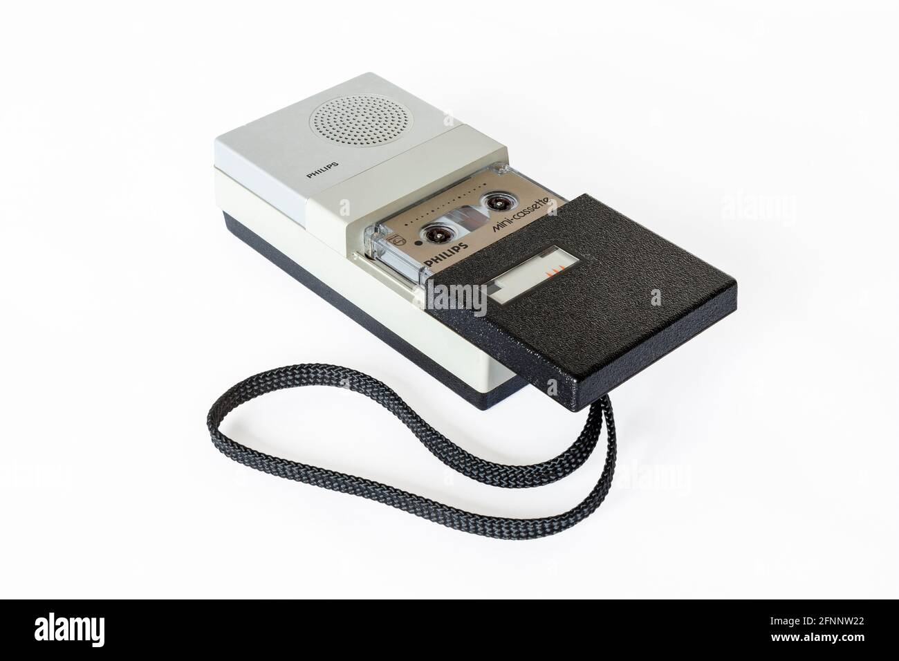 Philips LFH 0085-15 Pocket Memo, ein handliches Diktafon aus den 1980er Jahren, das Fach geöffnet ist, um die Mini-Kassette auf weißem Hintergrund zu zeigen Stockfoto