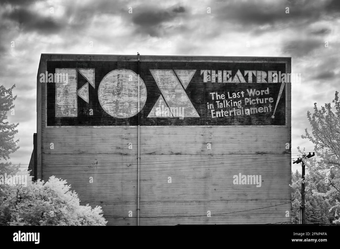 Die Filme sind in Centralia, WA, aktuell. Ein altes Schild auf der Rückseite des Fox Theatre. Stockfoto