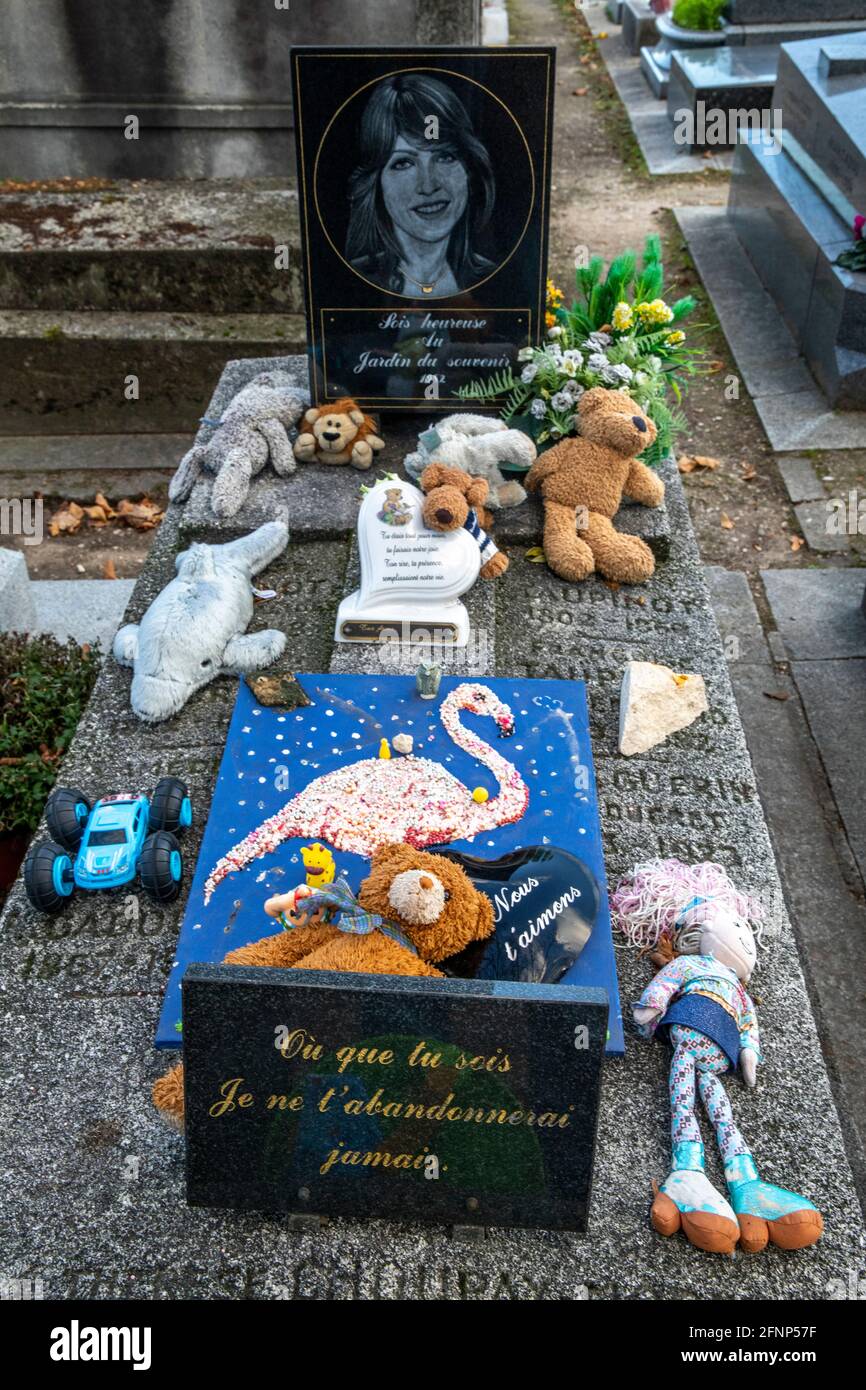 Grab auf dem Friedhof Montparnasse (französisch: cimetiere du Montparnasse), Paris, Frankreich Stockfoto