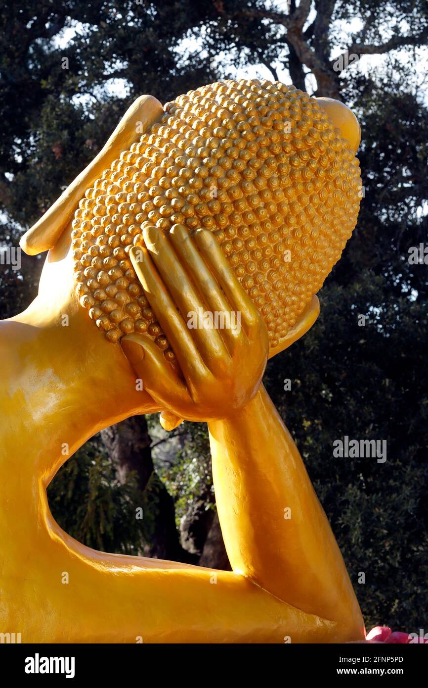 Hong Hien TU buddhistischer Tempel. Liegender Buddha. Der historische Buddha während seiner letzten Krankheit, kurz vor dem Eintritt in das Parinirvana. Frejus. Frankreich. Stockfoto