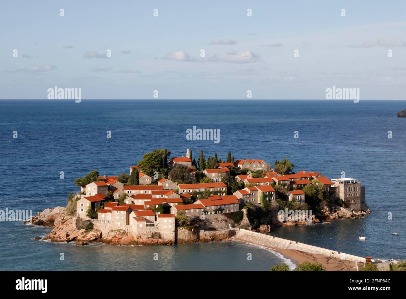 Sveti Stefan Inseldorf, jetzt ein Luxushotel in Montenegro Stockfoto