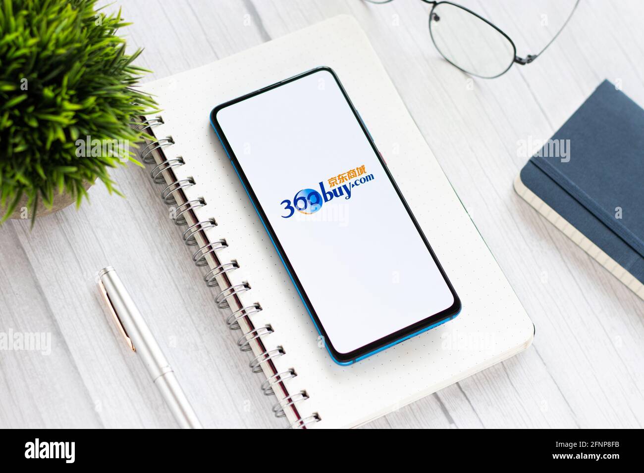 Assam, indien - 18. Mai 2021 : 360buy.com Logo auf Telefonbildschirm Stock Bild. Stockfoto