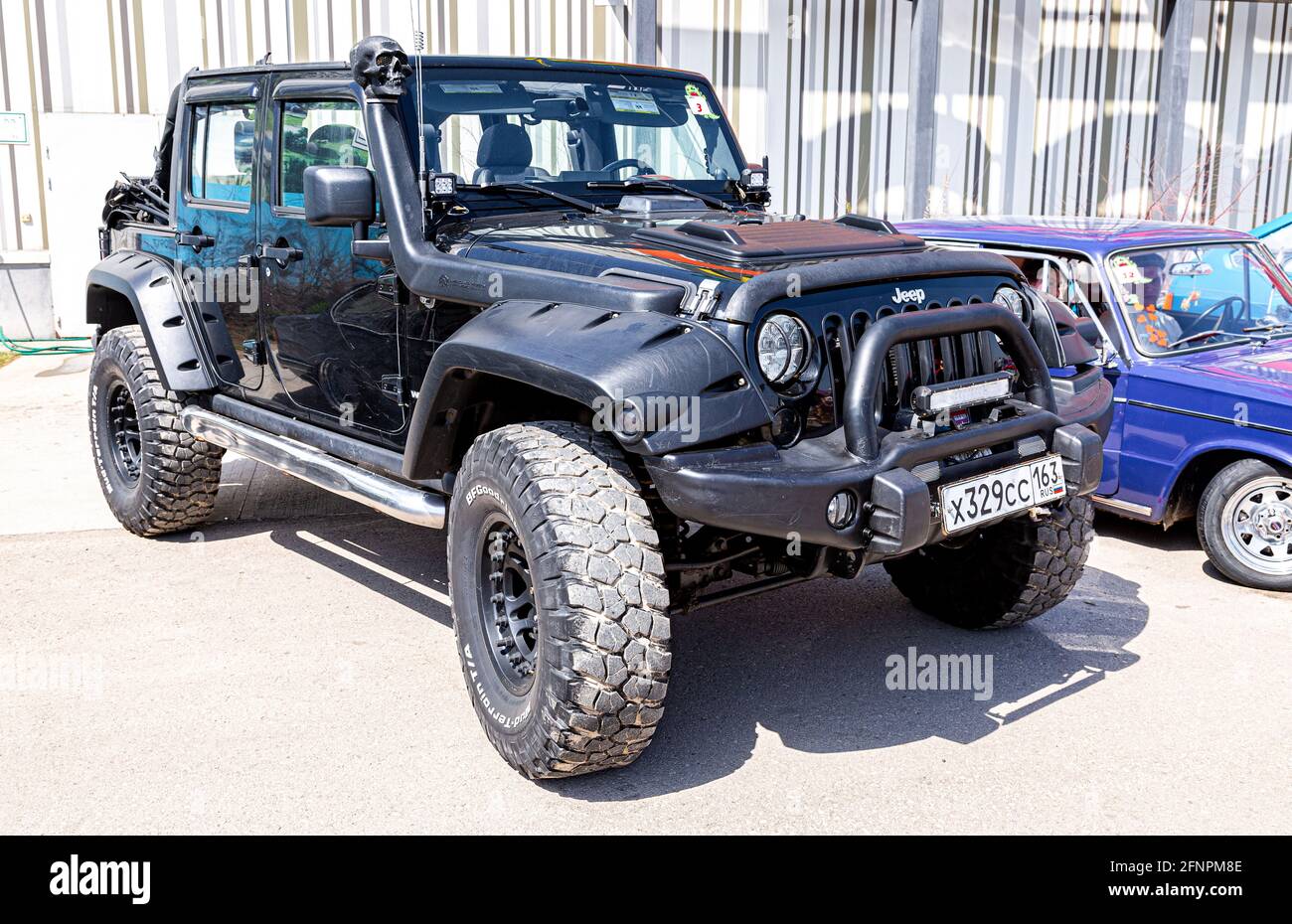 Jeep Modifiziert Stockfotos Und Bilder Kaufen Alamy