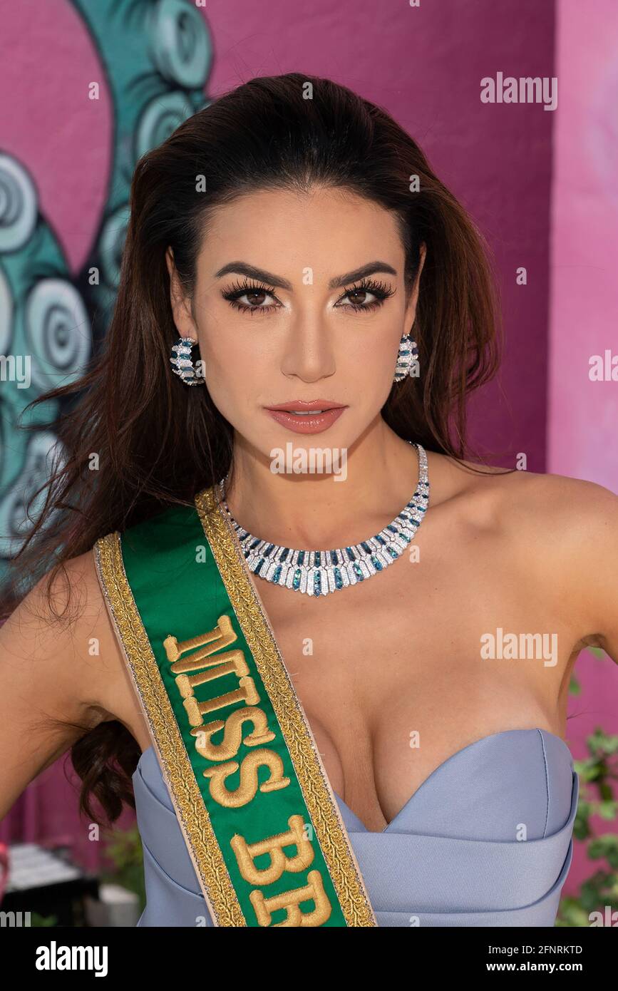 Miami, Vereinigte Staaten Von Amerika. Mai 2021. MIAMI, FL- MAY 18: Miss  Universe 2020 Brasilien Julia Gama posiert während einer Fotosession am 18.  Mai 2021 in Miami, Florida, in der Zentrale von