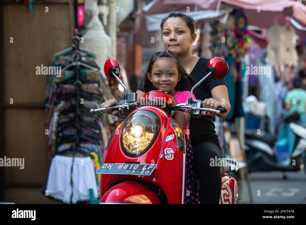 Ubud, Bali, Indonesien - 6. September 2016: Menschen auf den Straßen von Ubud, Indonesien. Stockfoto