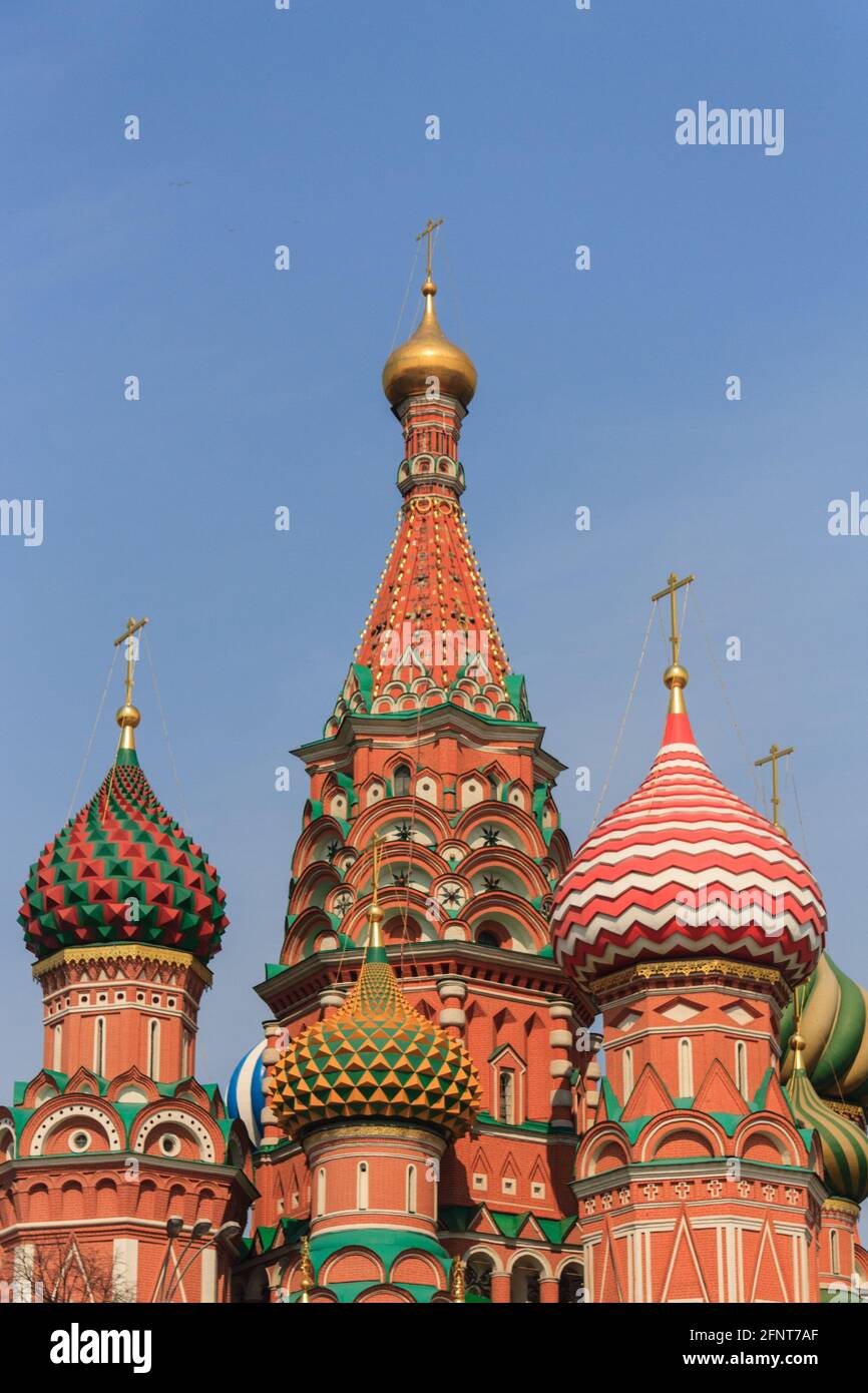 Die farbenfrohen und ikonischen Zwiebeldome der Basilius-Kathedrale, die Kathedrale von Vasily the Blessed, Moskau, Russland Stockfoto