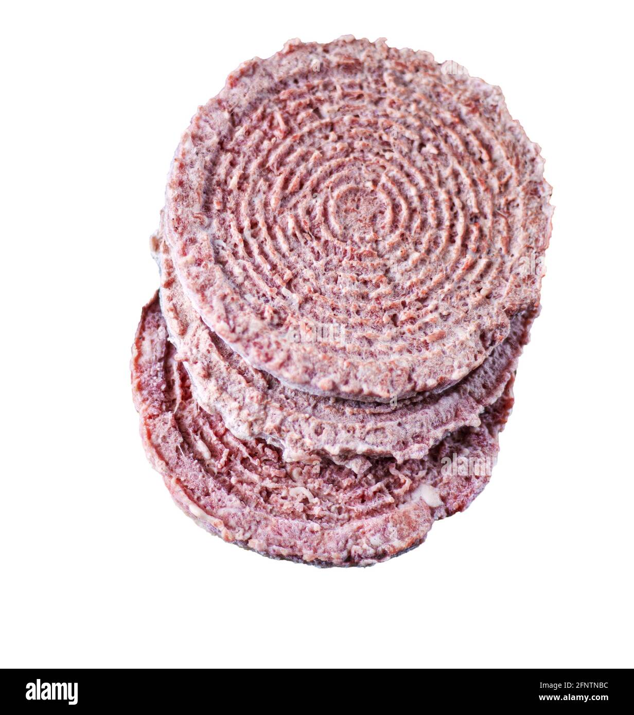 Halbzeuge auf weißem Hintergrund isoliert. Gefrorene Fleischschnitzel. Fleischprodukt aus Schweinefleisch, Rindfleisch. Rundes, flaches Burger-Cutlet Stockfoto