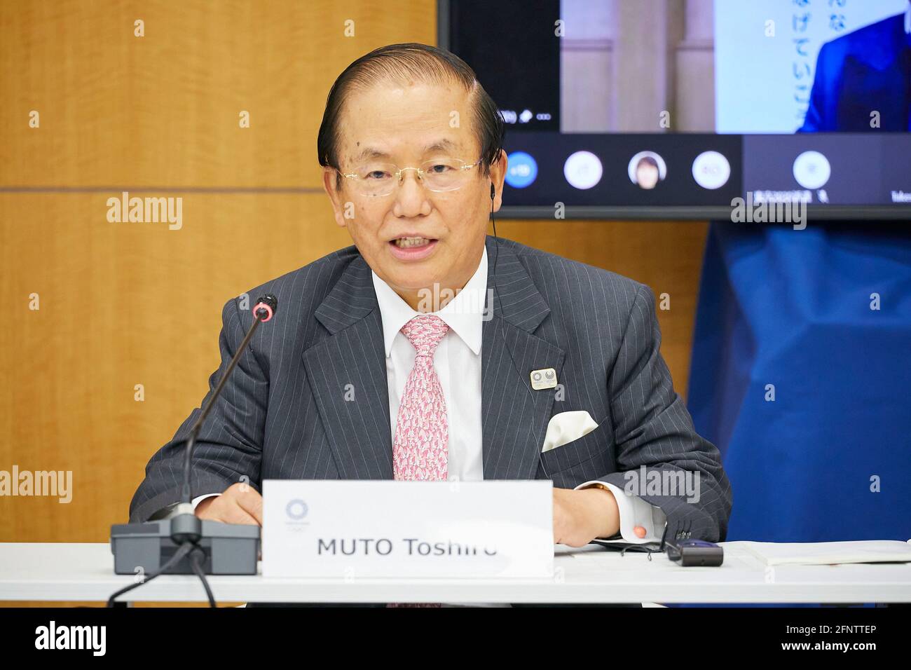 (210519) -- TOKIO, 19. Mai 2021 (Xinhua) -- Muto Toshiro, CEO des Organisationskomitees der Olympischen und Paralympischen Spiele in Tokio (Tokio 2020), nimmt an der Sitzung der IOC-Koordinierungskommission für die Spiele der XXXII. Olympiade Tokio 2020 in Tokio, Japan, am 19. Mai 2021 Teil. (Tokio 2020/Handout über Xinhua) Stockfoto