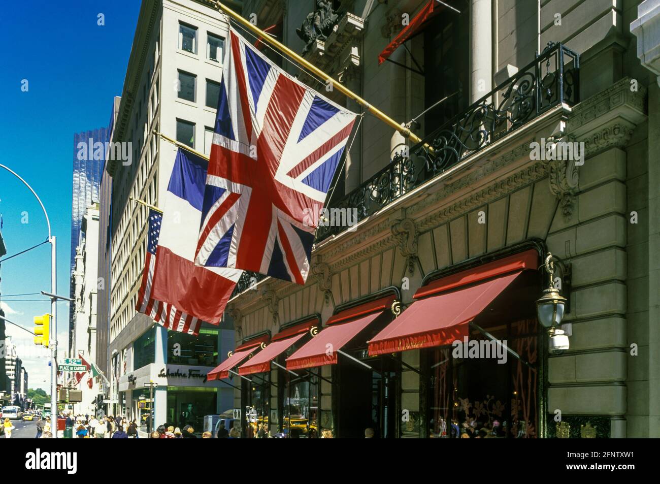 2005 HISTORISCHE CARTIER STORE (©CARTIER 2005) MORTON PLANT HOUSE (©ROBERT W GIBSON 1905) FIFTH AVENUE MIDTOWN MANHATTAN NEW YORK CITY USA Stockfoto