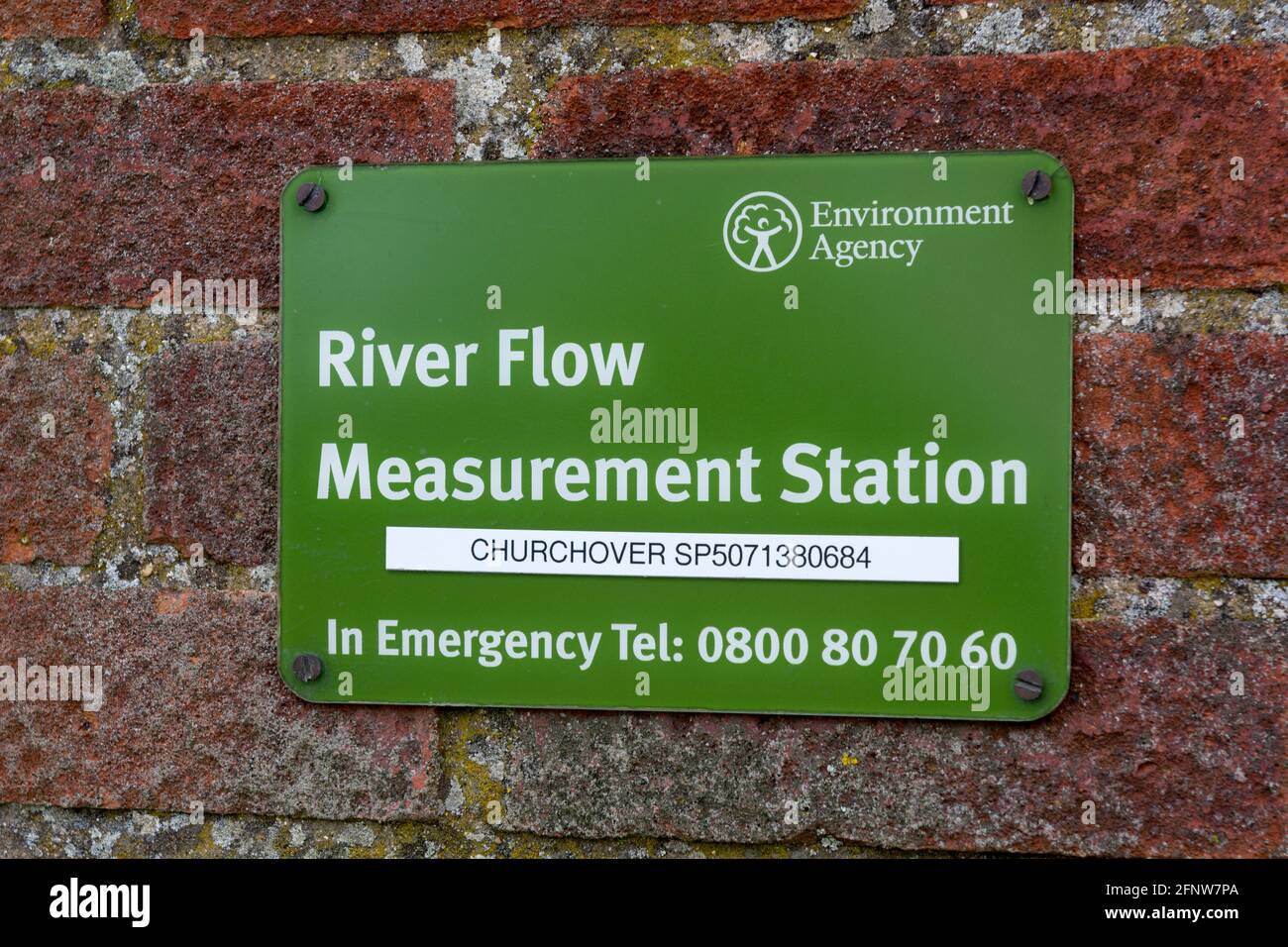 Flussdurchflussmessstation, am Fluss Swift in Churchover, Warwickshire, England, Großbritannien Stockfoto