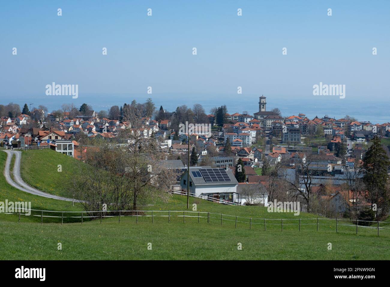 Blick über die Felder nach Heiden, Schweiz, und zum Bodensee Stockfoto