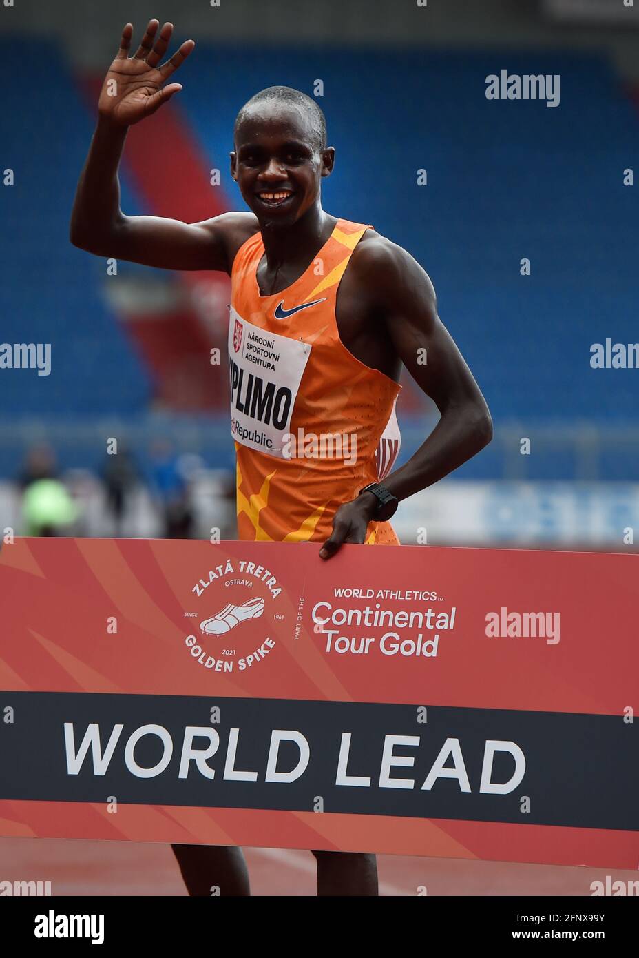 Ostrava, Tschechische Republik. Mai 2021. Der Ugandianische Langstreckenläufer Jacob Kiplimo gewann´s 10 km Rennen der Männer bei der Zlata Tretra (Golden Spike) Continental Tour - Gold Athletic Event in Ostrava, Tschechische Republik, 19. Mai 2021. Kredit: Jaroslav Ozana/CTK Foto/Alamy Live Nachrichten Stockfoto