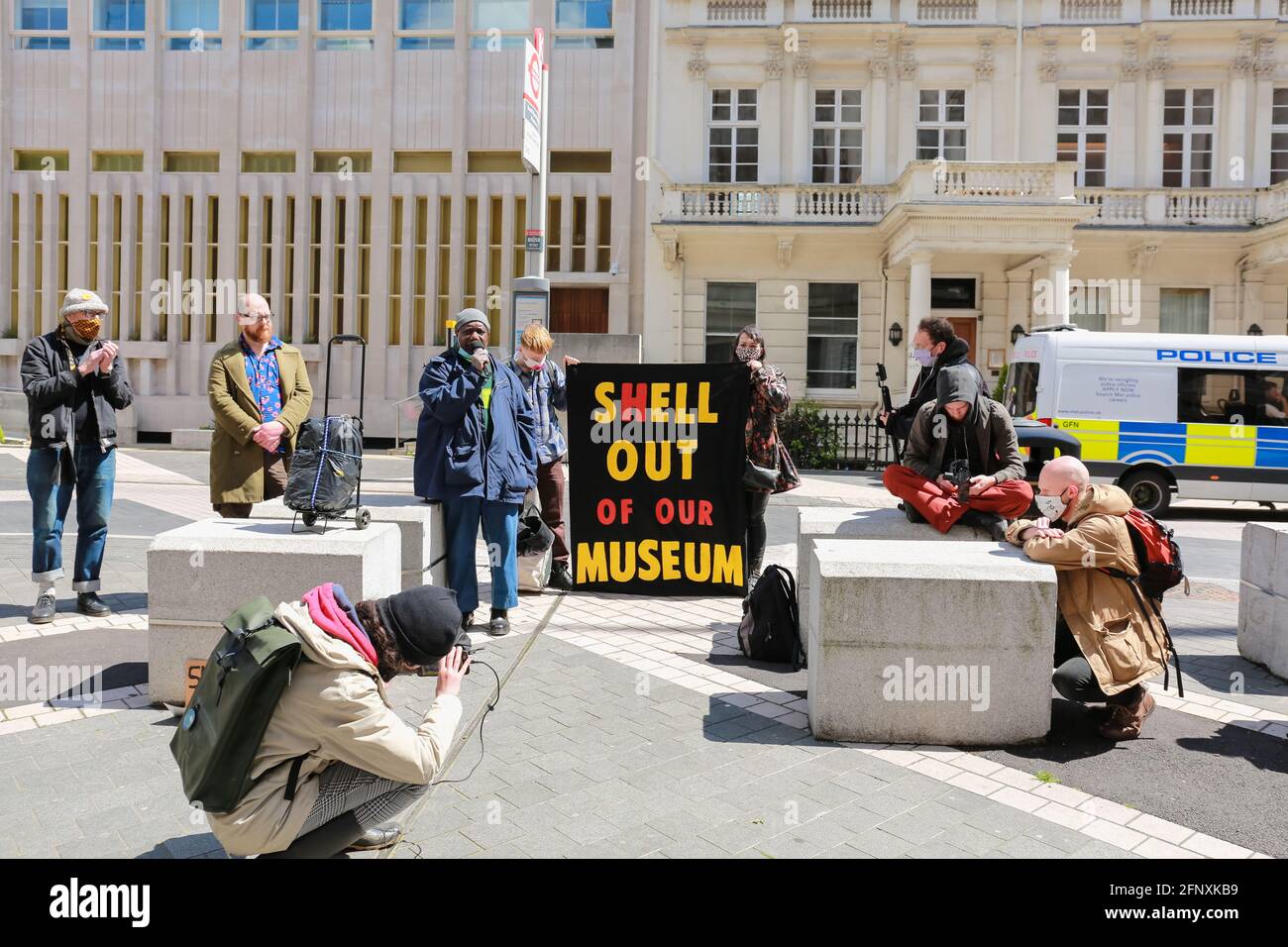 London, Großbritannien. 19 Mai 2021. Extinction Rebellion Protest gegen Shell Sponsoring unserer Future Planet Ausstellung im Science Museum. Quelle: Waldemar Sikora Stockfoto