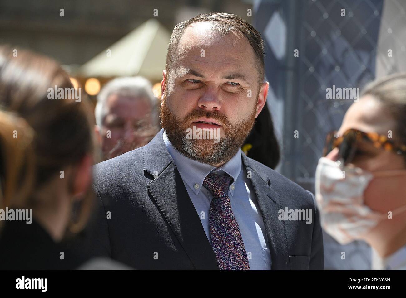 New York City, USA. Mai 2021. Corey Johnson, Sprecher des Stadtrats von New York, nimmt an der Zeremonie zum Schneiden von Bändern zur Eröffnung des Restaurants Le Pavillon des französischen Küchenchefs Daniel Boulud in One Vanderbilt, New York, NY, am 19. Mai 2021 Teil. New York City hob das Maskenmandat für Menschen, die vollständig geimpft sind, und Kapazitätsbeschränkungen auf, da es „wieder eröffnet“ wird. (Foto von Anthony Behar/Sipa USA) Quelle: SIPA USA/Alamy Live News Stockfoto