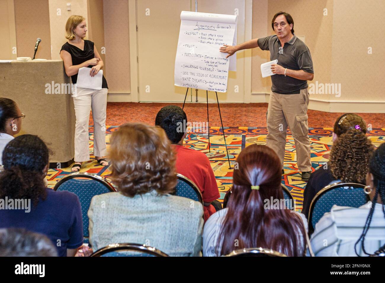 Miami Florida, Drug Free Youth in Town DFYIT Leadership Conference, Teilnahme an einem Seminar Sitzung Hören Lehrer Vortrag Tabelle Staffelei, Stockfoto