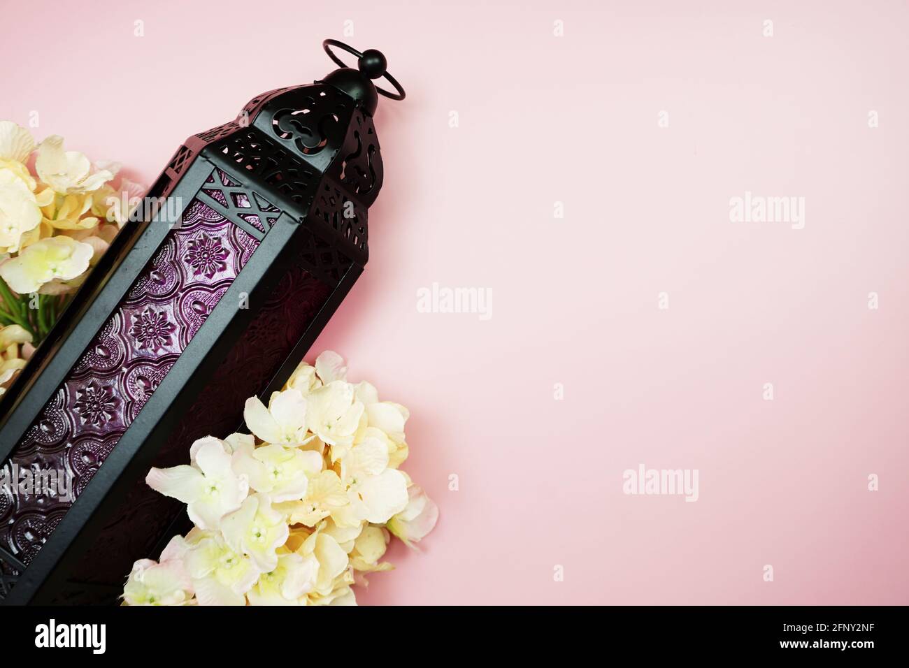 Ramadan Laterne arabische Dekoration auf rosa Hintergrund Stockfoto