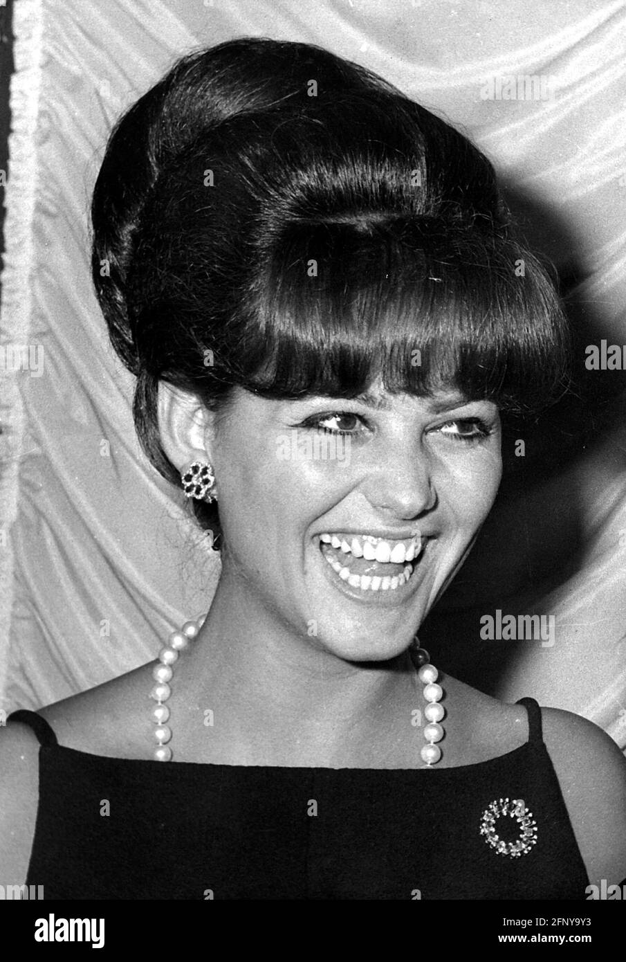 Cardinale, Claudia, * 15.4.1938, italienische Schauspielerin, Porträt, 1964, ADDITIONAL-RIGHTS-CLEARANCE-INFO-NOT-AVAILABLE Stockfoto