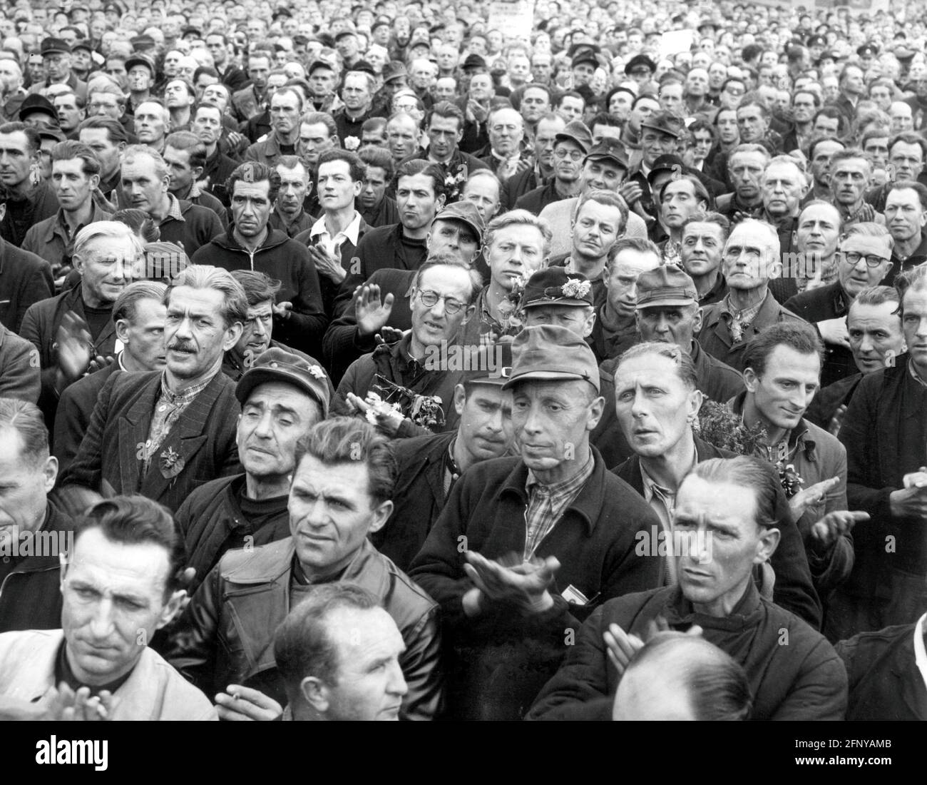 Nachkriegszeit, Rückkehrer, ehemalige deutsche Soldaten, aus sowjetischen Gefangenenlagern entlassen, nur REDAKTIONELLE VERWENDUNG Stockfoto