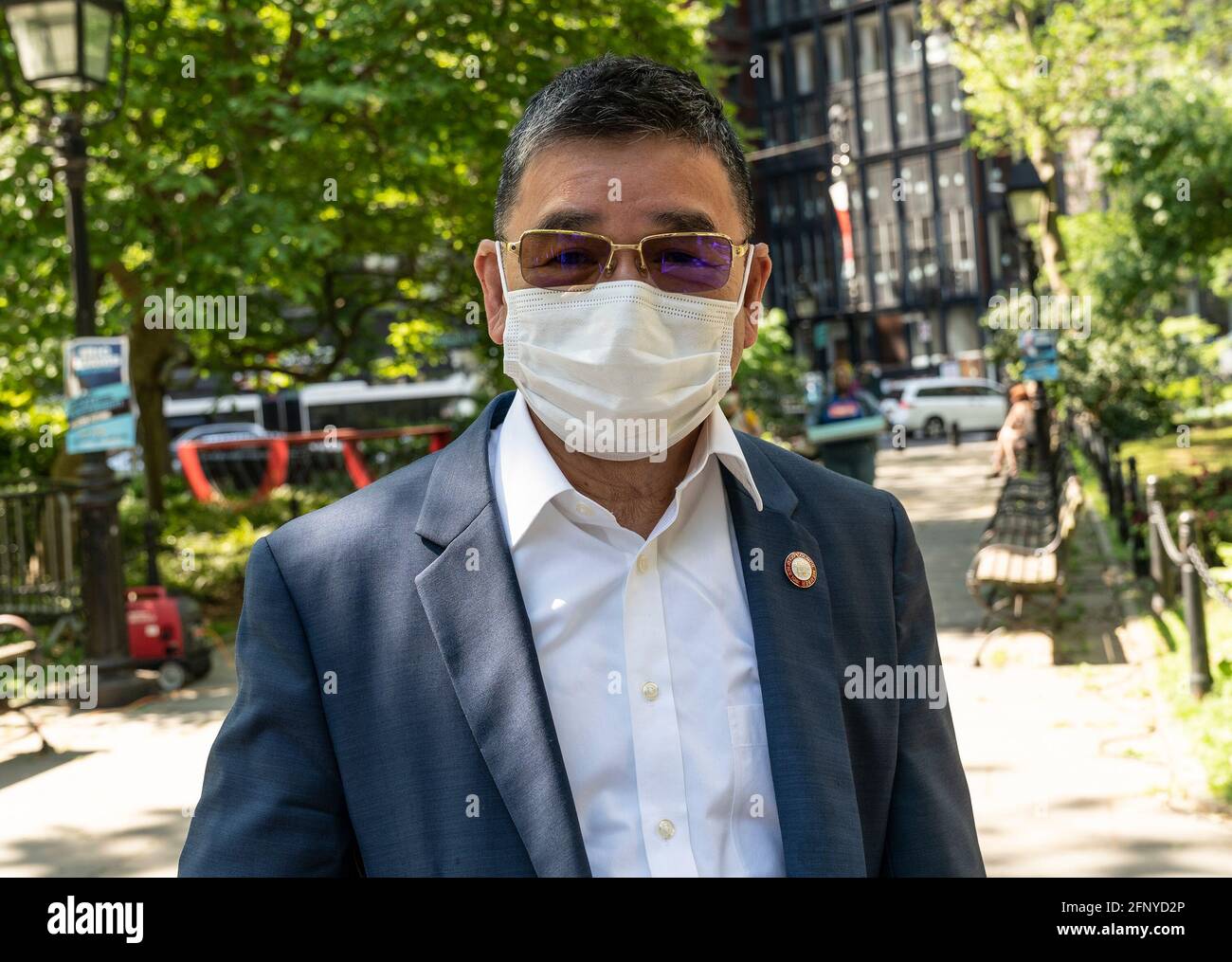 Stadtratsmitglied Peter Koo nimmt an der Bürgermeisteranwärter-Rallye Eric Adams mit Unterstützern und gewählten Beamten im Rathaus-Park Teil. Eric wurde von dem ehemaligen Kongressabgeordneten Charles Rangel, dem Präsidenten des Bronx Borough Ruben Diaz Jr., dem Präsidenten des Queens Borough Donovan Richards, dem Mitglied der Versammlung Jenifer Rajkumar, dem Mitglied der Versammlung Rodneyse Bichotte Hermelyn und anderen gewählten Beamten und Unterstützern unterstützt. Die Wahlkampfveranstaltung markiert 30 Tage vor der Primärabstimmung der Demokratischen Partei um die Nachfolge des derzeitigen Bürgermeisters Bill de Blasio. (Foto von Lev Radin/Pacific Press) Stockfoto