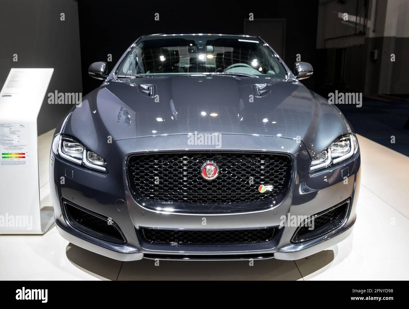 Der Jaguar XF wurde auf der Automobilausstellung in Brüssel Expo vorgestellt. Belgien - 19. Januar 2017 Stockfoto