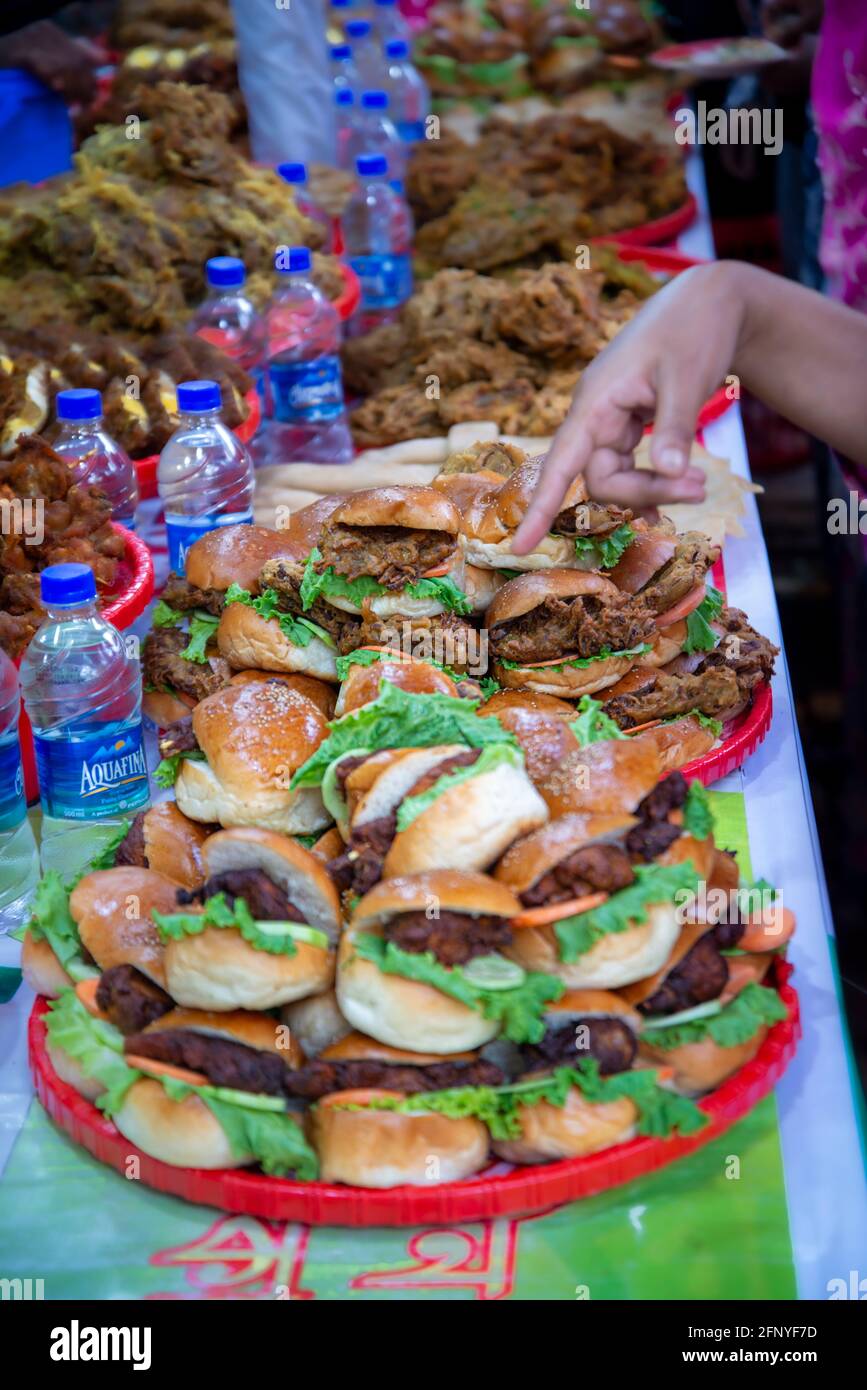 Burger Shop auf der Khulna International Trade Fair, Khulna, Bangladesch. Stockfoto