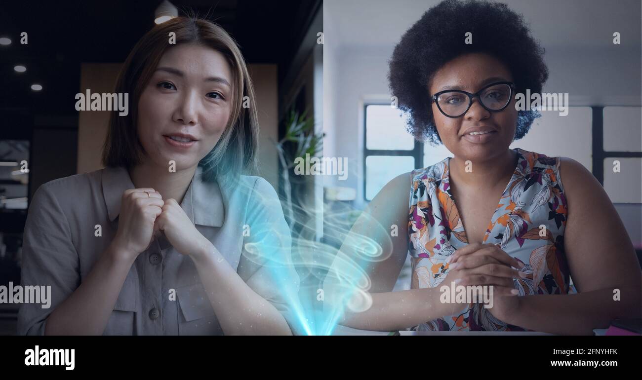 Zusammensetzung von grünen Wegen über zwei Frauen bei der Arbeit auf Videoanruf Stockfoto