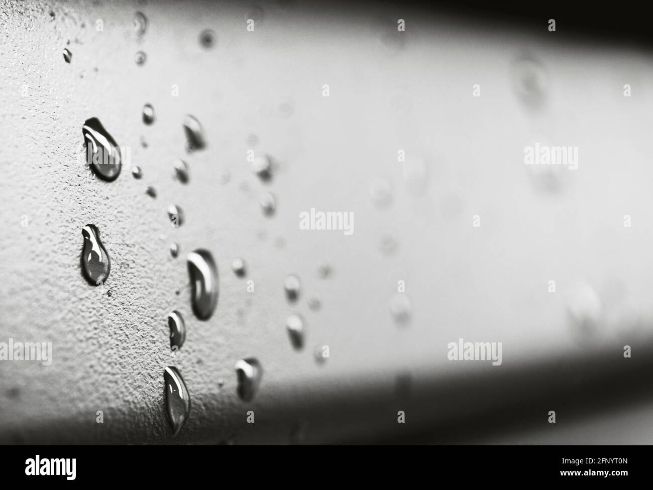 Regentag, Tropfwasser auf dem Verschluss, Detail Stockfoto