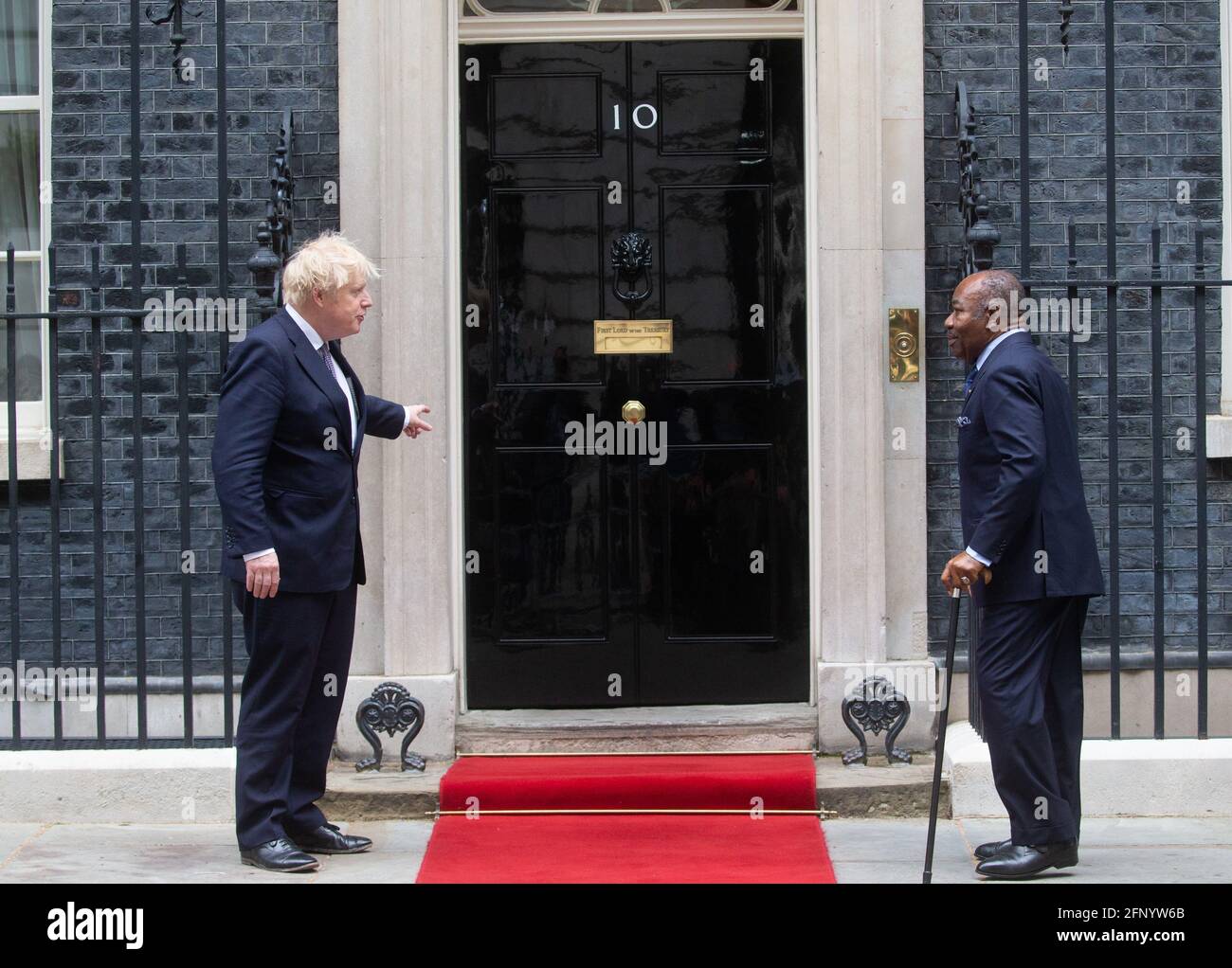 London, Großbritannien. Mai 2021. Ali Bongo Ondimba, auch bekannt als Ali Bongo, der dritte Präsident von Gabun seit 2009, kommt in der Downing Street zu einem Treffen mit Premierminister Boris Johnson an. Kredit: Mark Thomas/Alamy Live Nachrichten Stockfoto