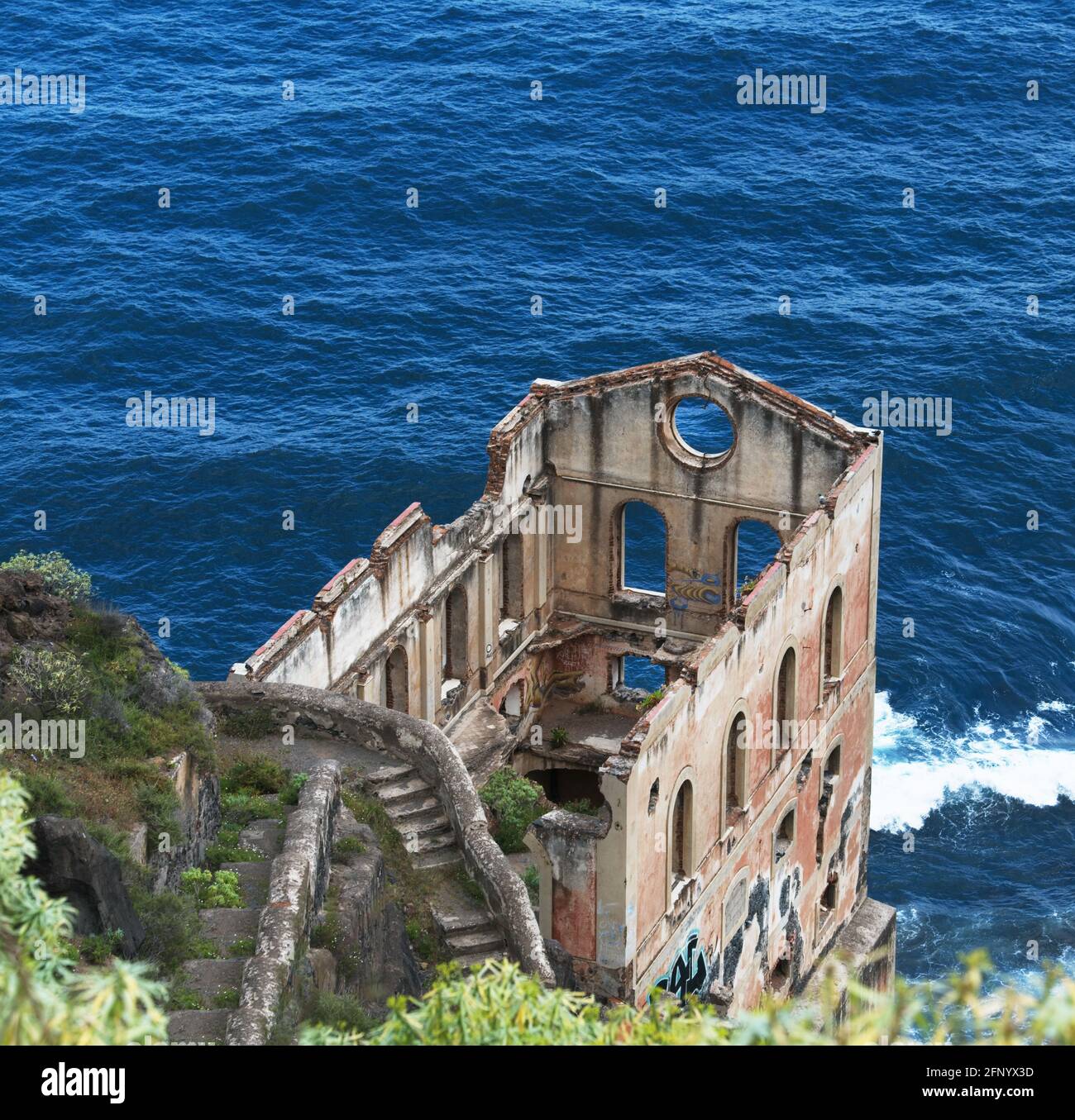 Verlassene Gebäude an der Küste, Teneriffa, Kanarische Inseln, Spanien Stockfoto